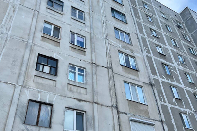 1/2 двокімнатної квартири № 22, загальною площею 50,9 кв.м., що розташована за адресою:Полтавська обл., м. Кременчук, 304 квартал, буд. 17