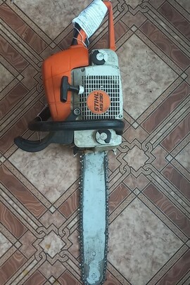 Конфісковане майно за рішенням суду: ланцюгова бензинова пила марки "STIHL", модель "MS290", б/в