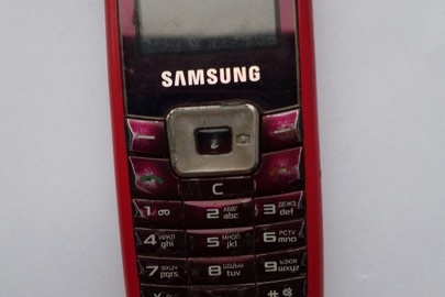 Мобільний телефон SAMSUNG червоного кольору, 1 шт, бувший у використанні