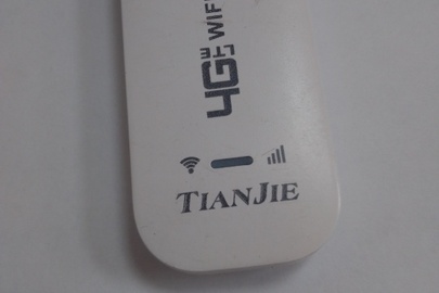 Wi-Fi роутер марки "ZTE" 4G TIANJIE Dongle, б/в
