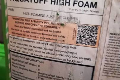 Хімічна речовина з маркуванням "AQUATUFF HIGH FOAM", 125 літрів