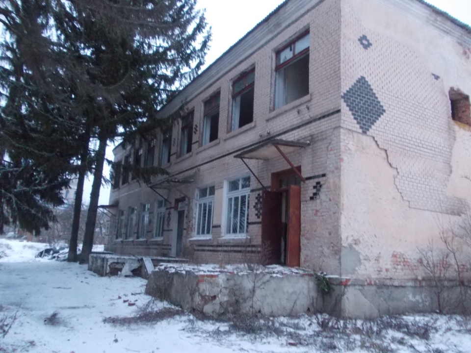 ІПОТЕКА: двоповерхова нежитлова будівля (магазин) загальною площею 751.7 м.кв., що знаходиться за адресою: Хмельницька область, Шепетівський район, с.Мокіївці, вул.Центральна (вул.Леніна), 19А