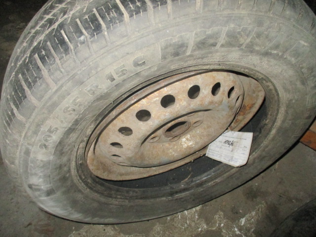 Колесо до автомобіля з шиною марки Michelin, б/в