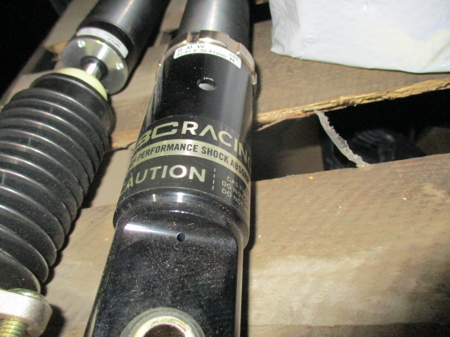 Амортизатори до автомобілів в кількості 2 шт.