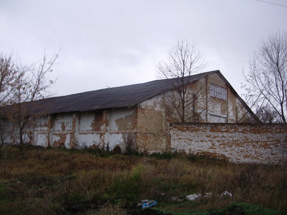 1/4 частини будівлі зерноскладу /А-1/, загальною площею 1496,1 кв. м, за адресою: Волинська обл., Горохівський р-н, с.Скобелка, вул.Нова, 49