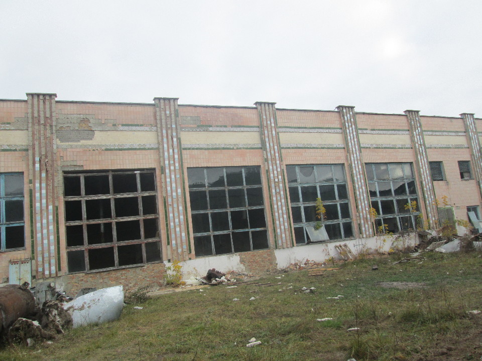 Частина приміщення головного виробничого корпусу – приміщення холодильника, загальною площею 3890,1 кв. м, за адресою: Волинська обл., м.Ковель, вул.Володимирська, 156