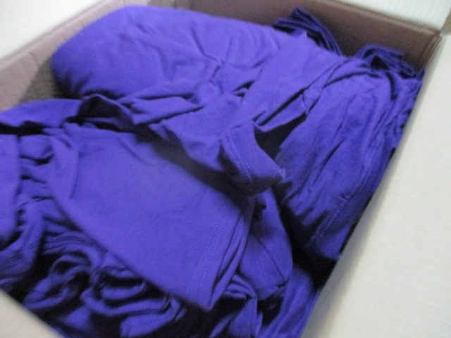 Футболки в кількості 2016 шт.