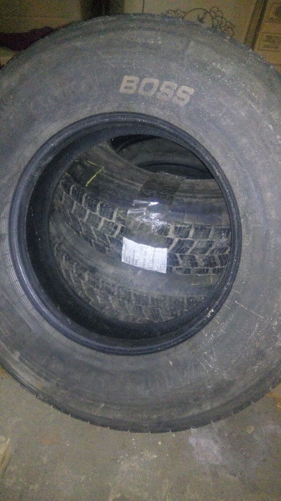 Шини 295/80 в кількості 3 шт., б/в
