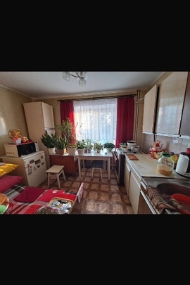 1/3 частка квартири, загальною площею  38,3 кв.м., житловою площею:17,8 кв.м., що знаходиться за адресою: Волинська обл. Луцький район,  м. Рожище , вул. Марка Вовчка, буд.16 кв.№10