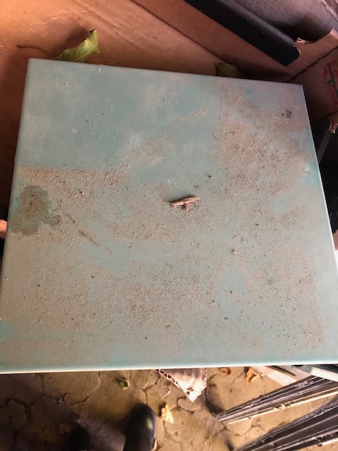 Плитка для підлоги голубого кольору, розміром 300/300, у кількості 10 ящиків, стан - без ознак використання