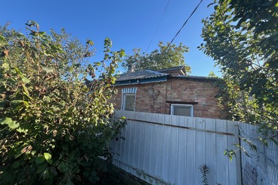 ІПОТЕКА. житловий будинок з надвірними спорудами, заг. пл. 67,8 кв.м, ,та земельна ділянка кадастровий номер 3221855300:19:027:0715, пл. 0,1499 га, за адресою: Київська обл. Вишгородський р., смт. Димер, вул. Глибочицька (стара назва Петровського) буд. 25