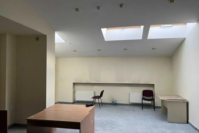 Група нежитлових приміщень загальною площею 77,0 кв.м, розташовані за адресою: Київська обл., Бучанський р., с. Чайки, вулиця Лобановського Валерія, будинок 21, корп. 6, приміщення 4А