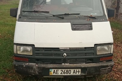 Вантажний автомобіль марки RENAULT, моделі TRAFIC, 1990 року випуску, білого кольору, ДНЗ АЕ2680АН, VIN: VF1T5WA0501507405
