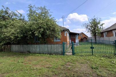 Житловий будинок загальною площею 74,3 кв.м. реєстраційний № ОНМ:1665070668230 та земельна ділянка заг. пл. 0.25 га. кад.номер: 6823055400:01:002:0034 за адресою: Хмельницька обл., Летичівський р., с. Ставниця, вулиця Франка І., будинок 20