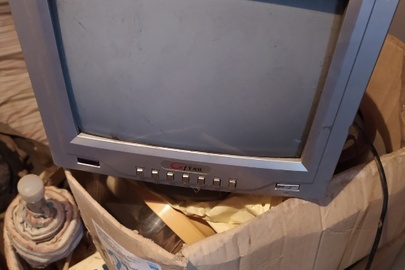 Телевізор STAR GS-108 BY, сірого кольору в робочому стані