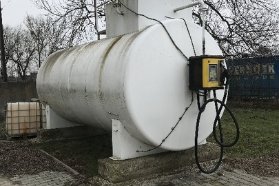 Паливозаправний пункт в комплекті (резервуар для зберігання нафтопродуктів) об’ємом 20000 л., заводський номер 100/14, що знаходиться по вул. Богдана Хмельницького, 32 в м. Устилуг,  Волинської області