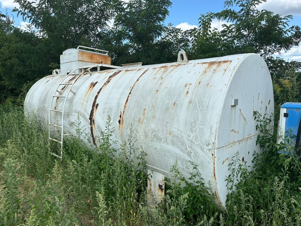 Паливозаправний пункт в комплекті (резервуар для зберігання нафтопродуктів) об’ємом 20000 л., заводський номер 004/16, що знаходиться за адресою: Житомирська обл., м. Радомишль, вул. Промислова, 7-А