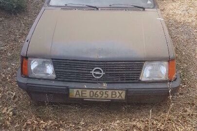 Автомобіль марки OPEL, модель KADETT, 1983 р.в.,VIN:WOL000034D5148812, державний номер АЕ0695ВХ