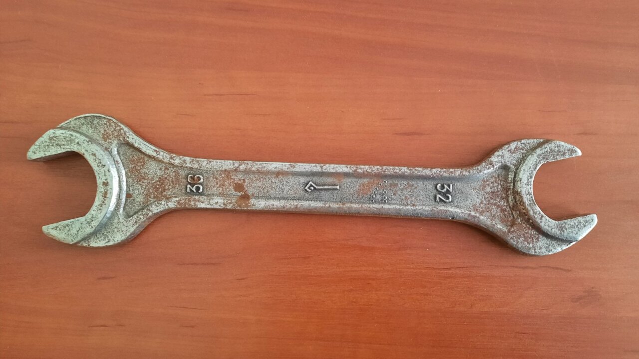 Ключ металевий рожковий 32 х 36