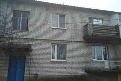 1/4 частина житлової трикімнатної квартири, заг. пл., 69.3 кв.м., жит., пл., 45.8 кв.м., яка знаходиться за адресою : Дніпропетровська область, Самарівський район, смт. Магдалинівка, вул. Захисників України (стара назва Комарова) буд.39 кв.6
