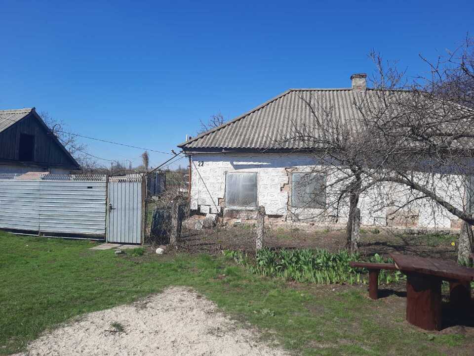 Житловий будинок з госп. будівлями та спорудами, заг. пл., 56.8 кв.м., та земельна ділянка, пл. 0.15 га, К/Н 1223210500:03:005:0339, адреса: Дніпропетровська обл., Самарівський (Новомосковський) р-н, м. Перещепине, вул. Я. Мудрого (Комсомольська), 22