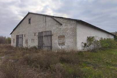 1/6 частина комплексу, загальною площею 4994 кв.м., за адресою : Дніпропетровська область, Самарівський район, с. Знаменівка. вул. Павлоградська, 2Б