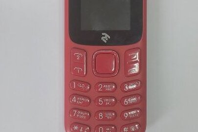 Мобільний телефон невідомої марки, модель "Е180", бувший у використанні 