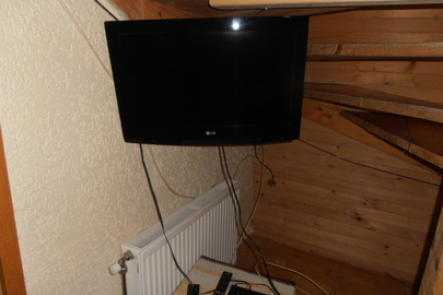 Телевізор марки "LG" модель 26LG300C-ZA, бувший у використанні