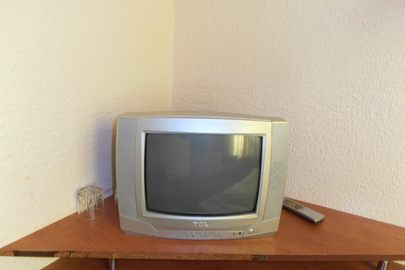 Телевізор марки "TCL" модель 418, бувший у використанні, сірого кольору