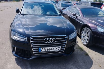 Транспортний засіб - автомобіль марки AUDI, модель A8, шасі (кузов, рама) WAUZZZ4H9FN033749, 2015 року випуску, тип – ЗАГАЛЬНИЙ ЛЕГКОВИЙ - ЗАГАЛЬНИЙ СЕДАН-B, колір – ЧОРНИЙ, державний номер АА6644ХС