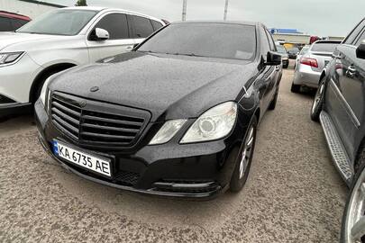 Транспортний засіб - автомобіль марки MERCEDES-BENZ, модель E 220 CDI, шасі (кузов, рама) WDD2120051A767252, 2013 року випуску, тип – ЗАГАЛЬНИЙ ЛЕГКОВИЙ – ЗАГАЛЬНИЙ СЕДАН – В, колір – ЧОРНИЙ, реєстраційний номер КА6735АЕ