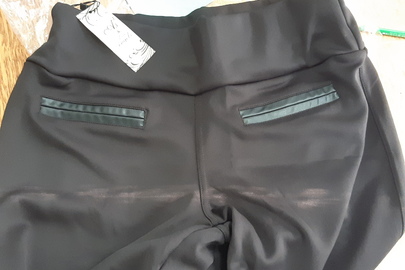 Жіночі штани чорного кольору 50 розміру з написом на бірці "Elle Fngels", нові