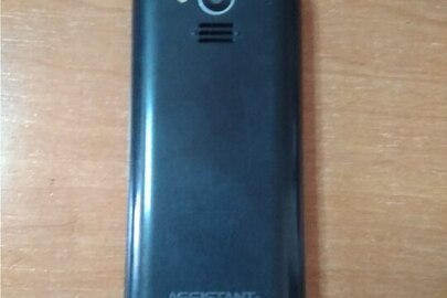 Мобільний телефон  ASSISTANT AS-101 с чорного кольору в непрацюючому стані