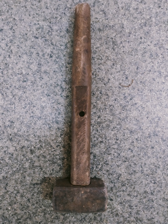 Саперна лопата, кувалда (молот): б/в, 2 од.