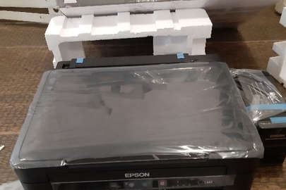 Принтер Epson L382, чорного кольору, б/в