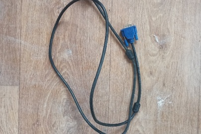 Конфісковане майно за рішенням суду: 16 дротів VGA Савее, б/в