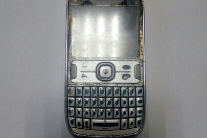 Мобільний телефон "Nokia 302"