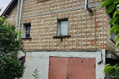 Домоволодіння до складу якого входить житловий будинок, господарські будівлі та споруди, площею 205,9 кв.м., та земельна ділянка, площею 0,1028 га., к/н 3221487001:01:021:0122 за адресою: Київська обл, Васильківський р-н, с.Путрівка, вул.Фрунзе,54