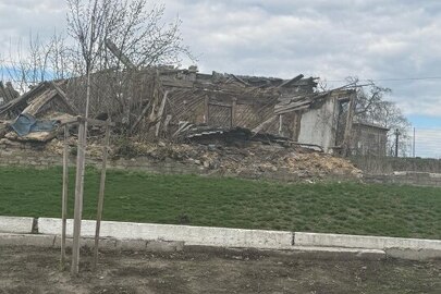 1/4 частка житлового будинку, загальною площею 126,5 кв. м, за адресою: Харківська обл., Богодухівський р. м. Богодухів, вул. Центральна, буд. 1