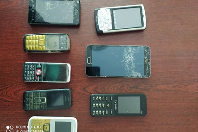 Мобільні телефони, б/в, в кількості 8 шт.