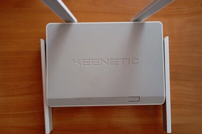 Конфісковане майно за рішенням суду: wi-fi роутер марки KEENETIC, модель Giga, б/в