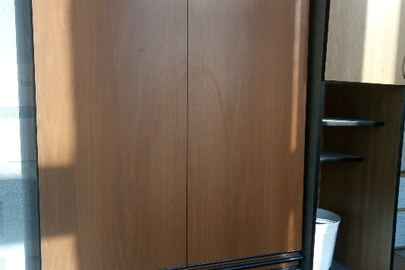 Офісна (книжкова) шафа, коричневого кольору, з двома дверцятами,  б/в