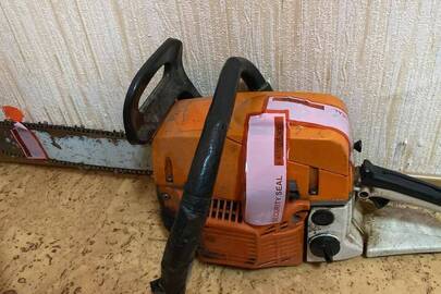 Конфісковане майно за рішенням суду: бензопила марки "Stihl" , без номеру маркування, стан не перевірявся, б/в