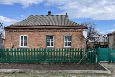 1/2 житлового будинку загальною площею 75,4 кв.м., за адресою: Кіровоградська обл., Кропивницький р-н, м. Долинська, вул. В'ячеслава Чорновола (Островського) 39
