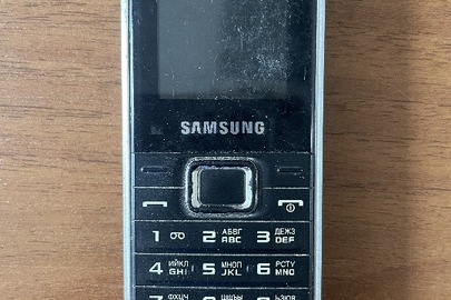 Конфісковане майно за рішенням суду: мобільний телефон, марки "Samsung GTE202I" б/в