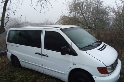 Автомобіль MERCEDES-BENZ VITO 112, 2000 року випуску, легковий пасажирський-В, білого кольору, дизельне паливо, об'єм двигуна: 2151, ДНЗ АА5888АК, номер кузова - VSA63809413290820