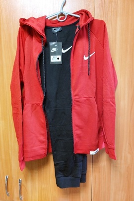 Спортивний костюм, т/м «Nike», колір червоний (кофта червоного кольору, штани чорного кольору) розмір – S, новий