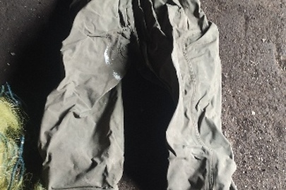 Конфіскація майна за рішенням суду: рибацький резиновий костюм (заброди), б/в