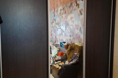 Шафа-купе на 3 відділення, стан б/в, у кількості 1 шт.