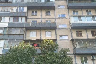 ІПОТЕКА. Трикімнатна квартира, загальною площею 57,0 кв.м., житловою площею 40,3 кв.м., що знаходиться за адресою: м. Київ, пр-т П. Тичини, 11, кв. 88